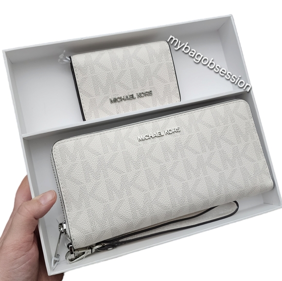 Michael Kors Handbags - Michael Kors Jet Set Logo Giftboxed SET White